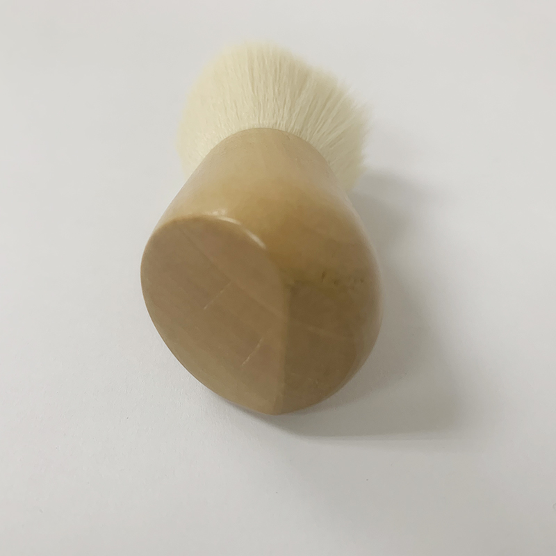 Wooden Kabuki brush - Image 3