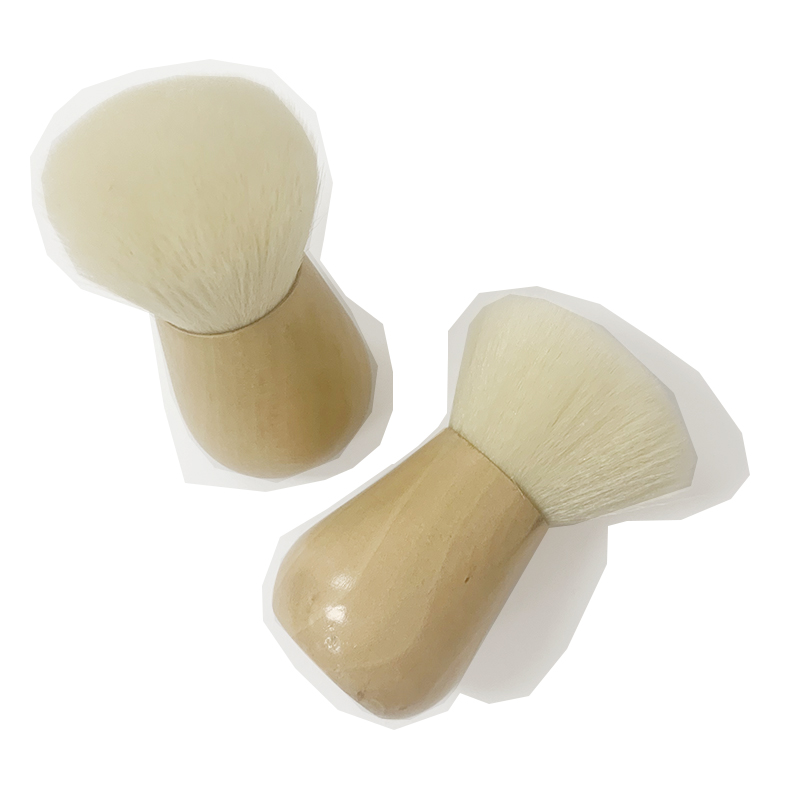 Kabuki brush